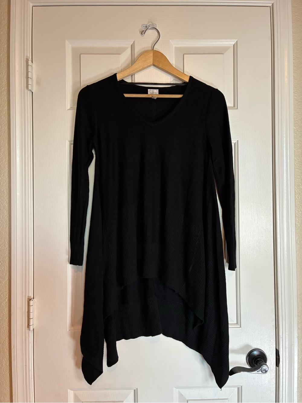 Cupio Black V-Neck High-Low Tunic Top